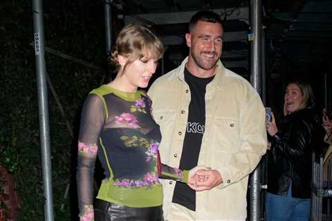 Travis Kelce Reveals Taylor Swift Pulled Off Her Surprise Tight End University Performance ‘Without ..