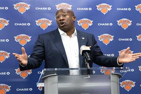 Mike Brown embracing lofty expectations in first comments as Knicks coach