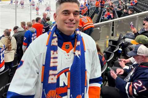 Islanders superfan completes quest of visiting all NHL arenas