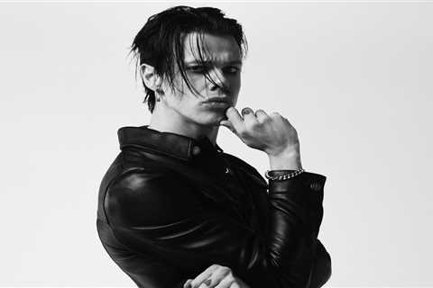 Yungblud Pays for Fans’ Drinks to ‘Make It Up’ to Them After Postponing 2 Shows