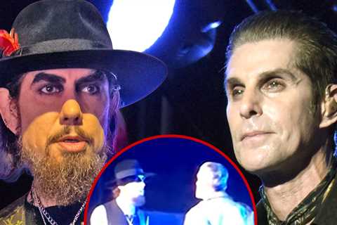 Dave Navarro Sues Perry Farrell For Assault, Battery After Onstage Fight