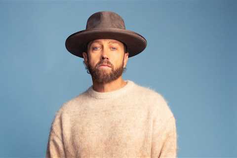 tobyMac Lands Latest Christian AC Airplay No. 1: ‘We Grow Stronger When We Lift Each Other Up’