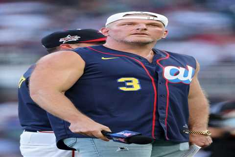 Pat McAfee goes scorched earth on NFLPA, calls for ‘dawg’ to run show after resignation scandal