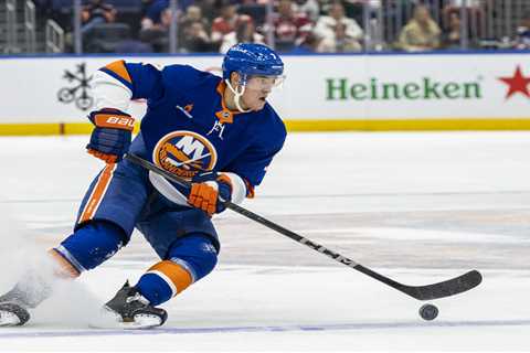 Islanders and Max Tsyplakov avoid arbitration with new two-year pact