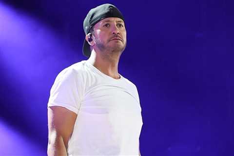 Luke Bryan Hit in the Face by an Object During Concert — and Keeps on Singing