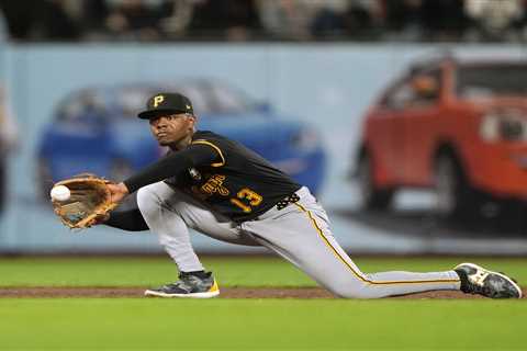 Reds acquiring Ke’Bryan Hayes from Pirates in MLB trade deadline splash