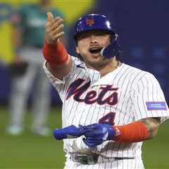 Francisco Alvarez exits Mets game early with hand injury in major concern
