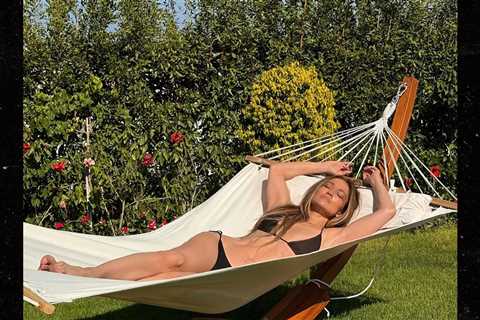 Jennifer Lopez Shares Sizzling Photos From Egypt Trip