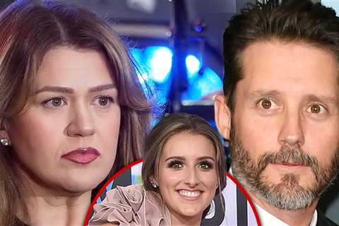 Daughter of Kelly Clarkson's Late Ex-Husband Announces She's Expecting 2nd Child