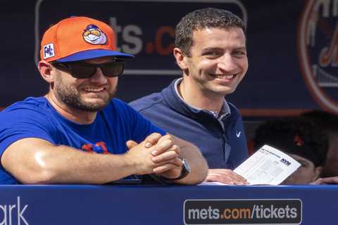 David Stearns not blaming hitting coaches for Mets’ offensive woes