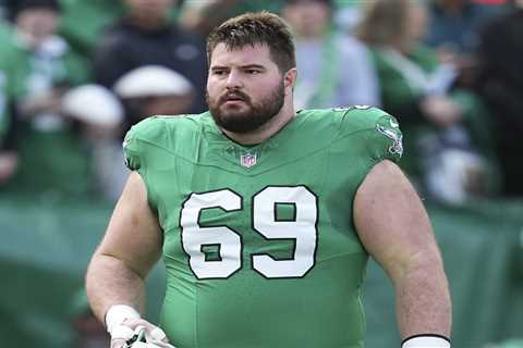 Eagles’ Pro Bowl guard Landon Dickerson carted off practice field in major injury worry