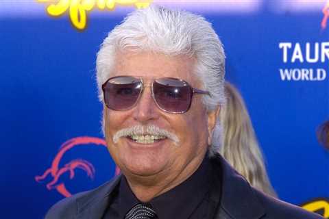 Ronnie Rondell Jr., Stuntman Set on Fire for Pink Floyd’s ‘Wish You Were Here’ Cover, Dies at 88
