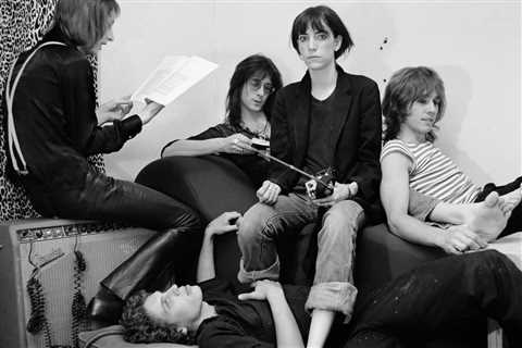 Patti Smith’s Landmark Debut Album ‘Horses’ 50th Anniversary Edition to Feature Outtakes, Rarities