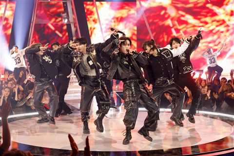 Fans Choose Stray Kids’ ‘KARMA’ as This Week’s Favorite New Music