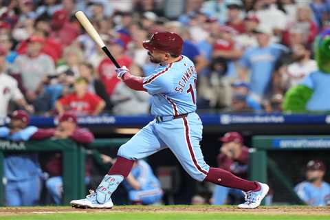 Phillies’ Kyle Schwarber ties major league record with four-homer night