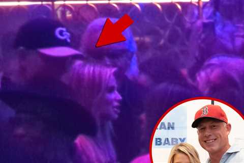 Jessica Simpson and Eric Johnson Hang Out at Ashlee Simpson's Vegas Show