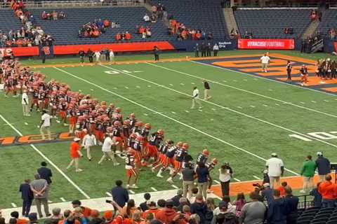 Syracuse coach makes entire team run sprints after overtime win in wild scene: ‘I’m so pissed’