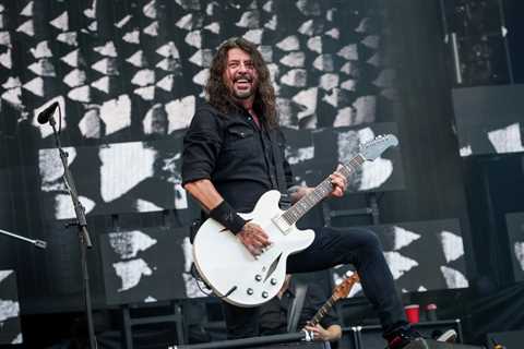 In Lead-Up To Overseas Dates, ‘Foo Fighters Assemble’ in Pics Before First Shows With New Drummer