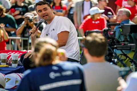 Jets pay tribute to Charlie Kirk before game against Bills