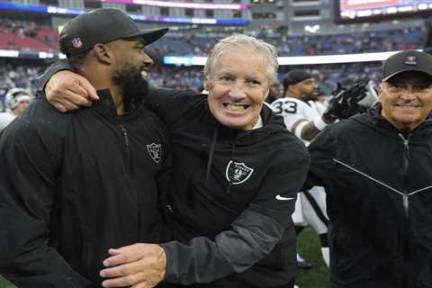 Pete Carroll smashed whiteboard to fire up Raiders in epic WWE-like speech before Week 1 win
