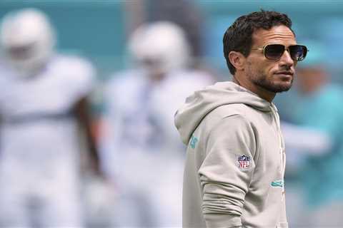 How Dolphins players are reacting to the calls for Mike McDaniel to be fired