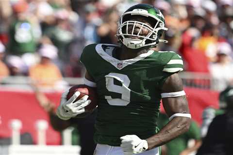 Jets drop heartbreaker on walk-off Buccaneers field goal after taking improbable late lead on..