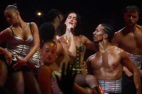 Ariana Grande Reacts to Dua Lipa’s ‘One Last Time’ Cover at Miami Tour Stop