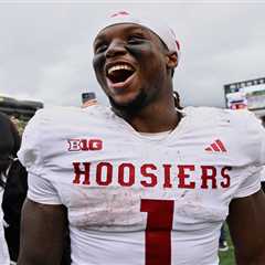 Indiana pulls off  upset win over Oregon to remain unbeaten