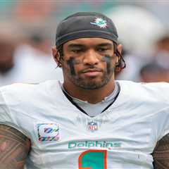 Tua Tagovailoa sounds alarm as some Dolphins show up late to players-only meetings