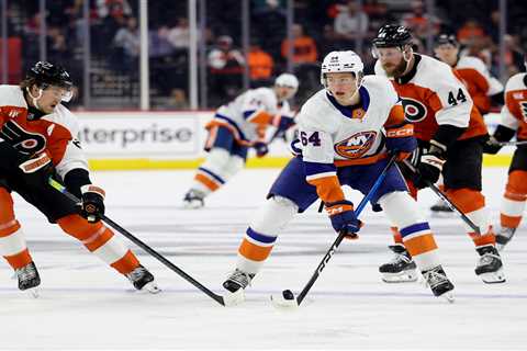 Cal Ritchie exits with injury amid Islanders roster battle
