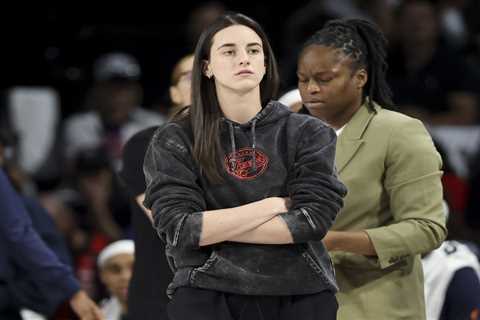 Fever coach calls Caitlin Clark a ‘pawn’ in ‘other people’s narratives’ as criticism of WNBA..