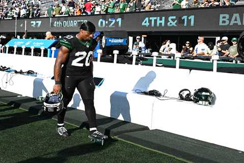 Breece Hall feels another Jets season wasting away after ‘unacceptable’ fumble