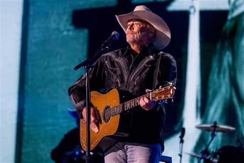Alan Jackson Sets ‘Finale’ Concert in Nashville: ‘Just Felt Like We Had to End It All Where It..