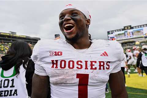 Indiana pulls off  upset win over Oregon to remain unbeaten