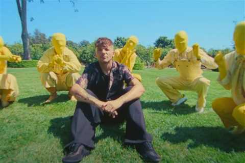 Louis Tomlinson Gets His Beyoncé Moment With Wacky New ‘Lemonade’ Music Video