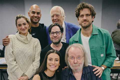 ‘Chess’ Flopped in the ’80s: Lea Michele, Aaron Tveit & Nicholas Christopher Talk Trying the Cult..