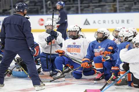 Islanders clinic brings access to hockey to Long Island girls