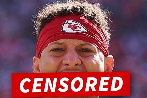 Patrick Mahomes Uses F-Word to Trick Raiders Defense