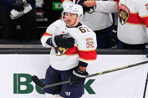 Ex-Bruins star Brad Marchand tears up in emotional return to Boston