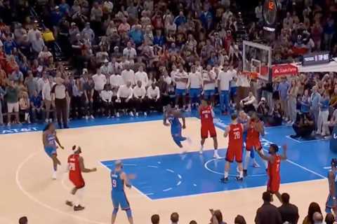 Kevin Durant has his Chris Webber moment but refs miss call in wild NBA opening night controversy