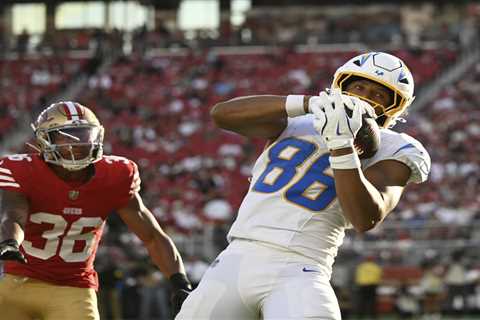 Vikings vs. Chargers prediction: ‘Thursday Night Football’ Week 8 picks, odds, props