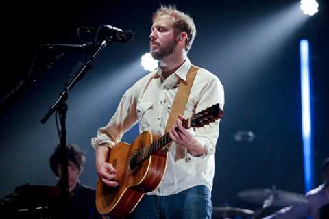 How Did Bon Iver Break Into the World of Pop Stardom in 2011?