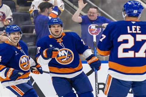 Islanders extend winning streak to four as they demolish Red Wings in best effort of season