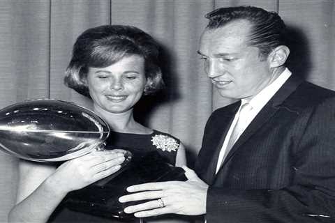 Carol Davis, ‘First Lady of Raider Nation’ and co-owner, dead at 93