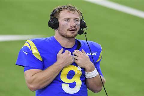 Vikings sign QB John Wolford after Carson Wentz injury with season teetering