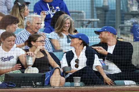 Howie Rose not pleased with Sandy Koufax sitting behind Prince Harry, Meghan Markle at World Series