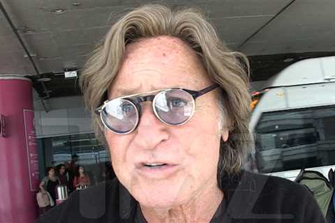 Mohamed Hadid Praying Gaza Ceasefire Sticks, 'Everyone Deserves Peace'