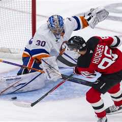 Ilya Sorokin continues red-hot tear as Islanders escape Devils with overtime win