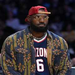 LeBron James says Texas trooper who shoved South Carolina players needs to be suspended