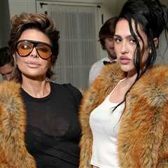 Lisa Rinna vs. Amelia Gray Who'd You Rather?! (Mother-Daughter Duo In Faux Fur)